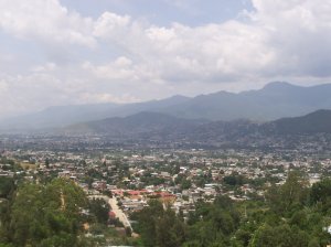 La ville d'Oaxaca vue des montagnes de Monte Alban