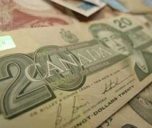 Le dollar canadien fracasse des records de 30 ans