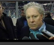 Jean Charest sort de sa cachette