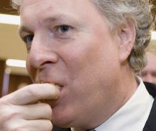 Jean Charest refuse de justifier les pertes historiques à la Caisse de dépôt et placement