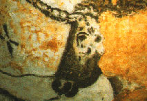 Salle des taureaux dans la grotte de Lascaux