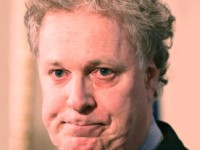 Surprise! Les Québécois veulent que Jean Charest lève les feutres!