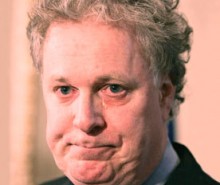 Surprise! Les Québécois veulent que Jean Charest lève les feutres!