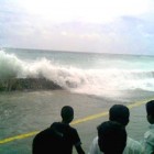 Le tsunami du 26 décembre 2004 arrivant à Malé, la capitale des Maldives