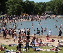 Un enfant de 5 ans sans flottaison à la plage, c’est pas fort