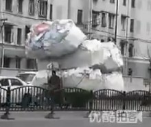 Insolite en Chine: Un scooter camion (Vidéo)